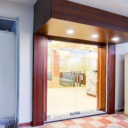 Super Townhouse Kaikhali Near Airport Hotel Kolkata Exterior photo
