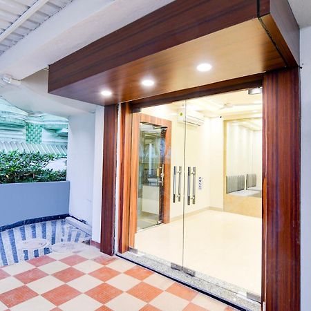 Super Townhouse Kaikhali Near Airport Hotel Kolkata Exterior photo