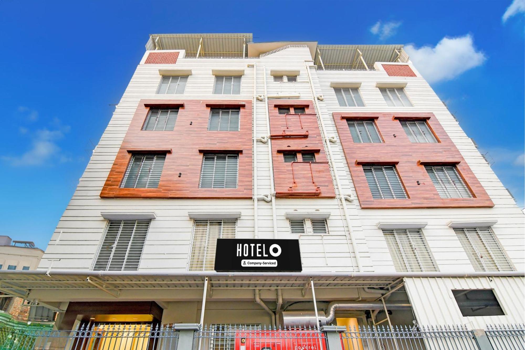 Super Townhouse Kaikhali Near Airport Hotel Kolkata Exterior photo