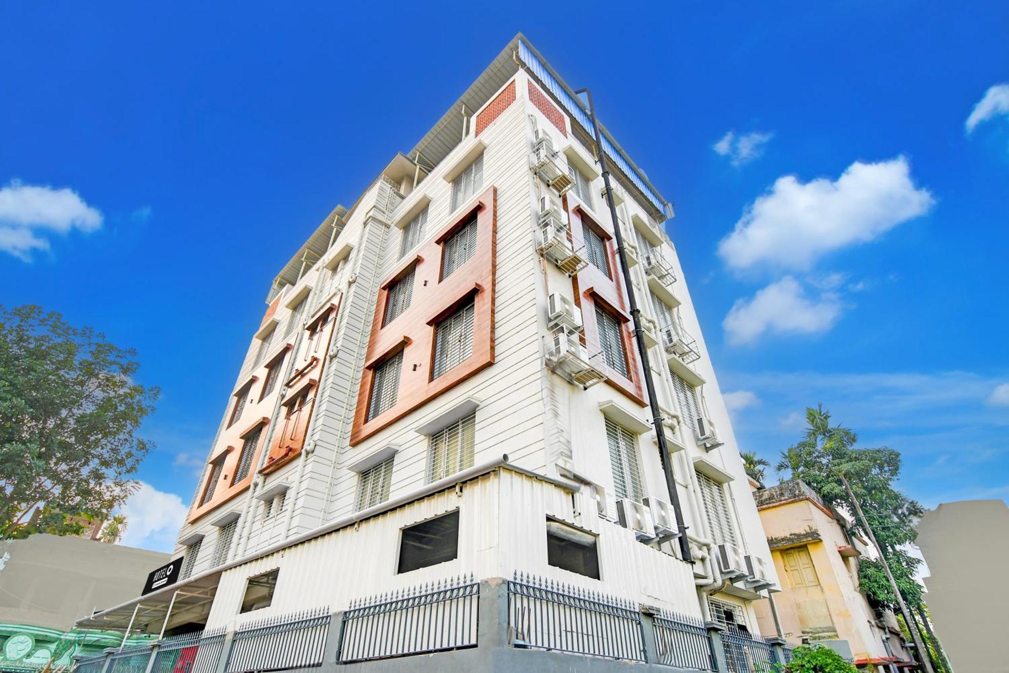 Super Townhouse Kaikhali Near Airport Hotel Kolkata Exterior photo