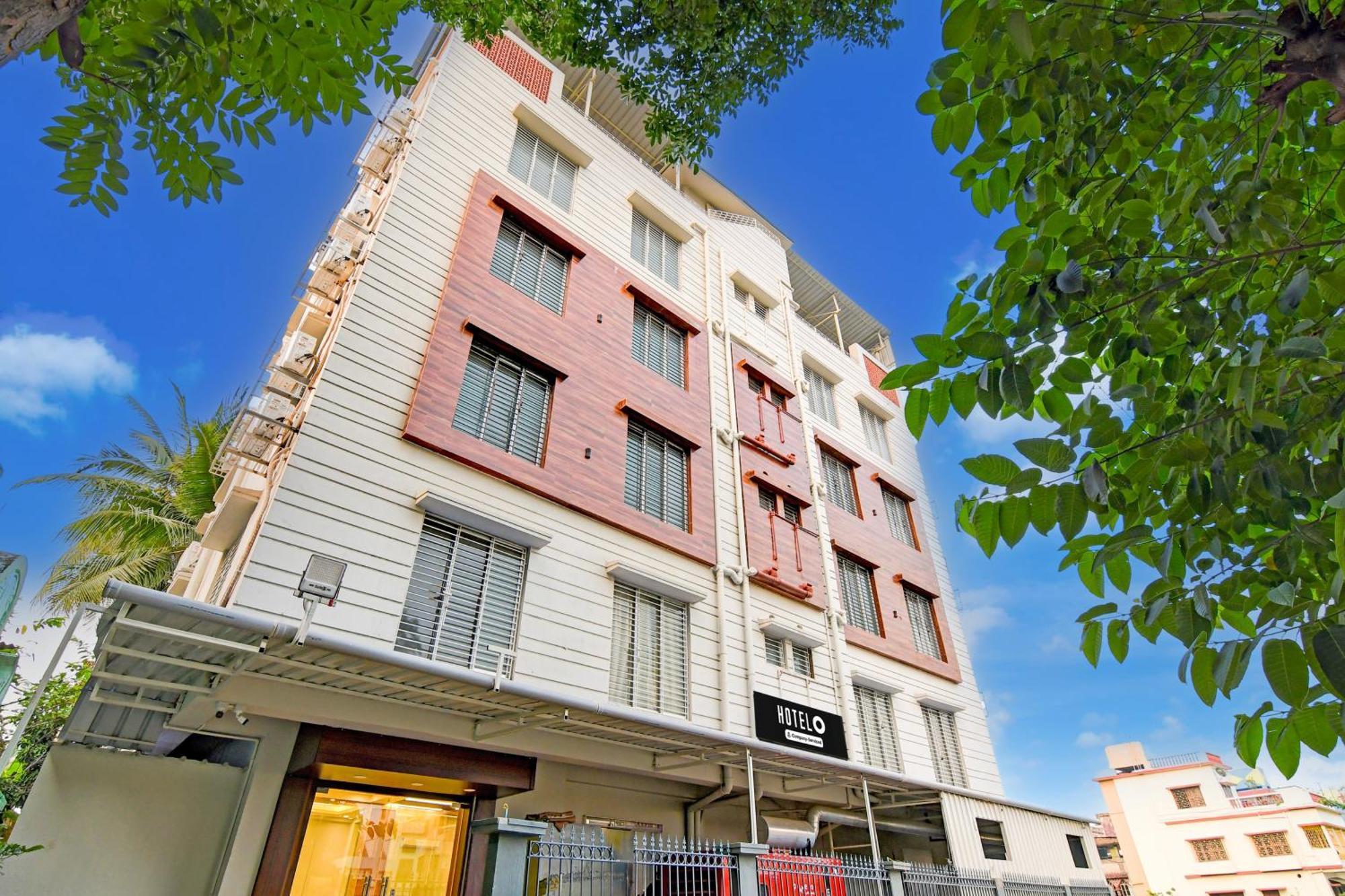 Super Townhouse Kaikhali Near Airport Hotel Kolkata Exterior photo
