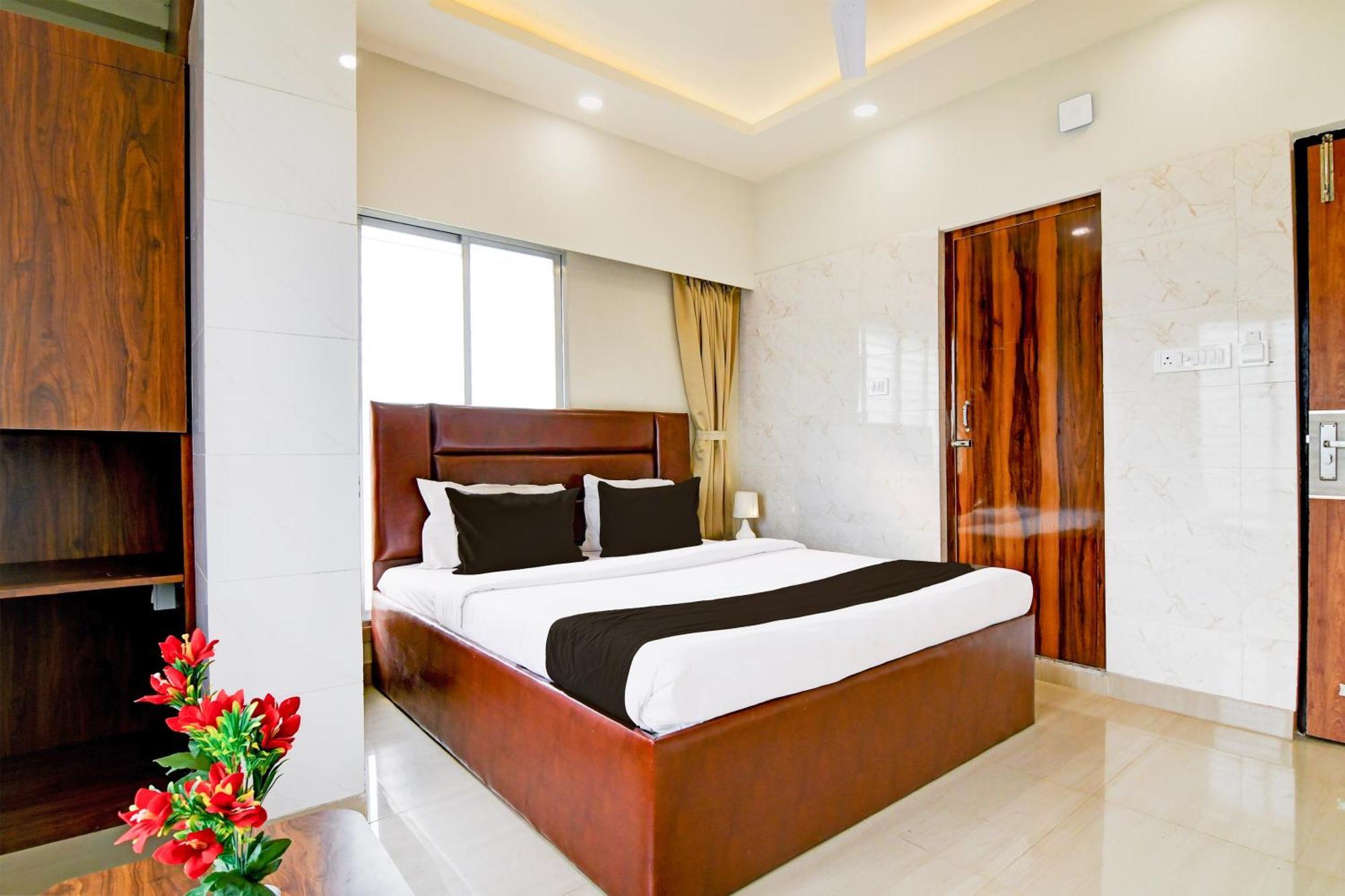 Super Townhouse Kaikhali Near Airport Hotel Kolkata Exterior photo